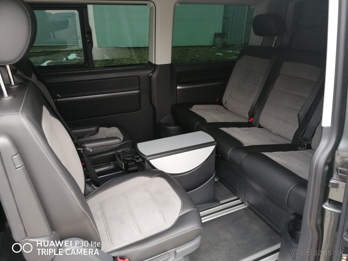 Predám Multivan 2.0 BiTDI 204k (150 kW) Highline 4Motion DSG - 5