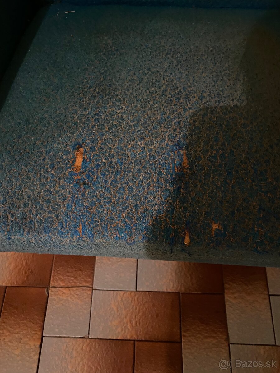 Stôl a dve kreslá - 5