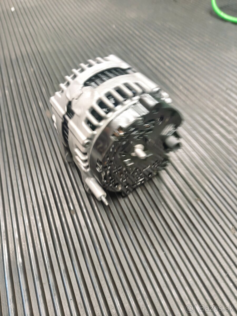 Alternátor Superb,Crafter, Octavia,T5 - 5