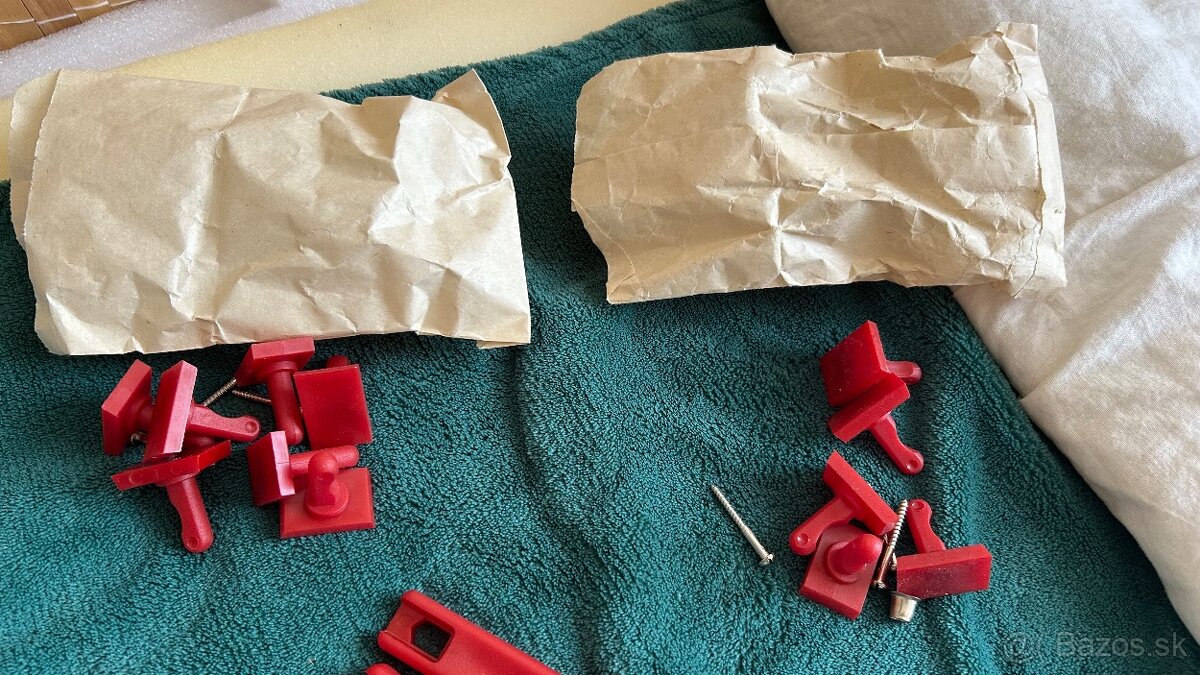 Závesná súprava kuchynských doplnkov ČSSR 1989 - 5