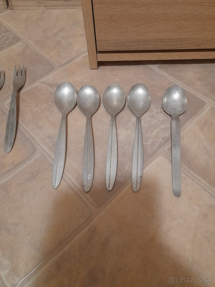 Staré príbory - 5