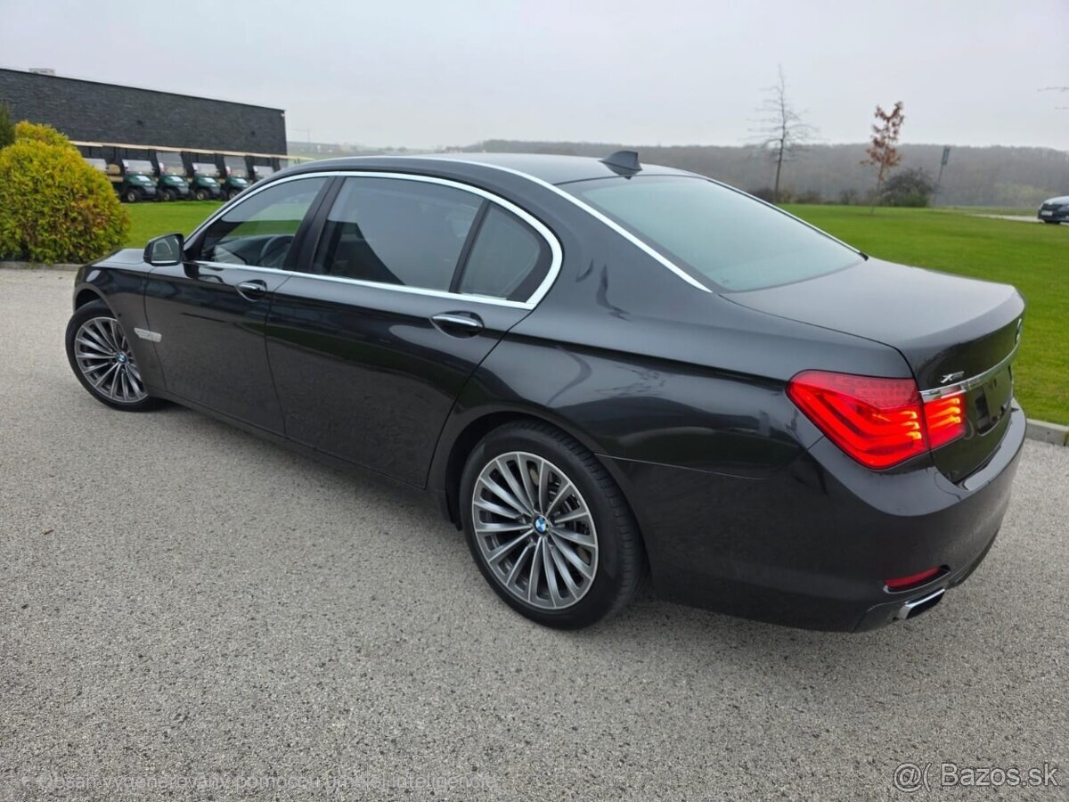 BMW 750XD LONG 4.4i 300 kw - 402 HP Nová STK/EK - 5