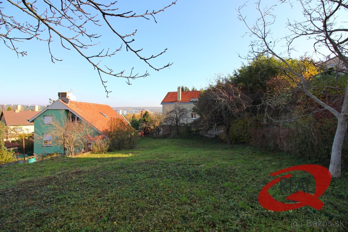 POZEMOK SO STAVEBNÝM POVOLENÍM V TICHEJ ČASTI DÚBRAVKY - 5