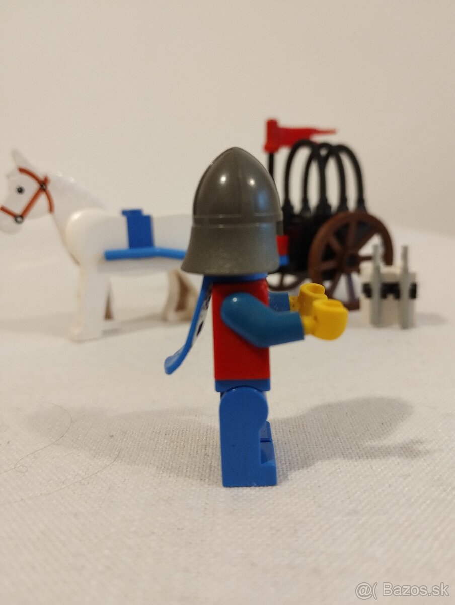 LEGO Castle 6016 Knights' Arsenal - 5