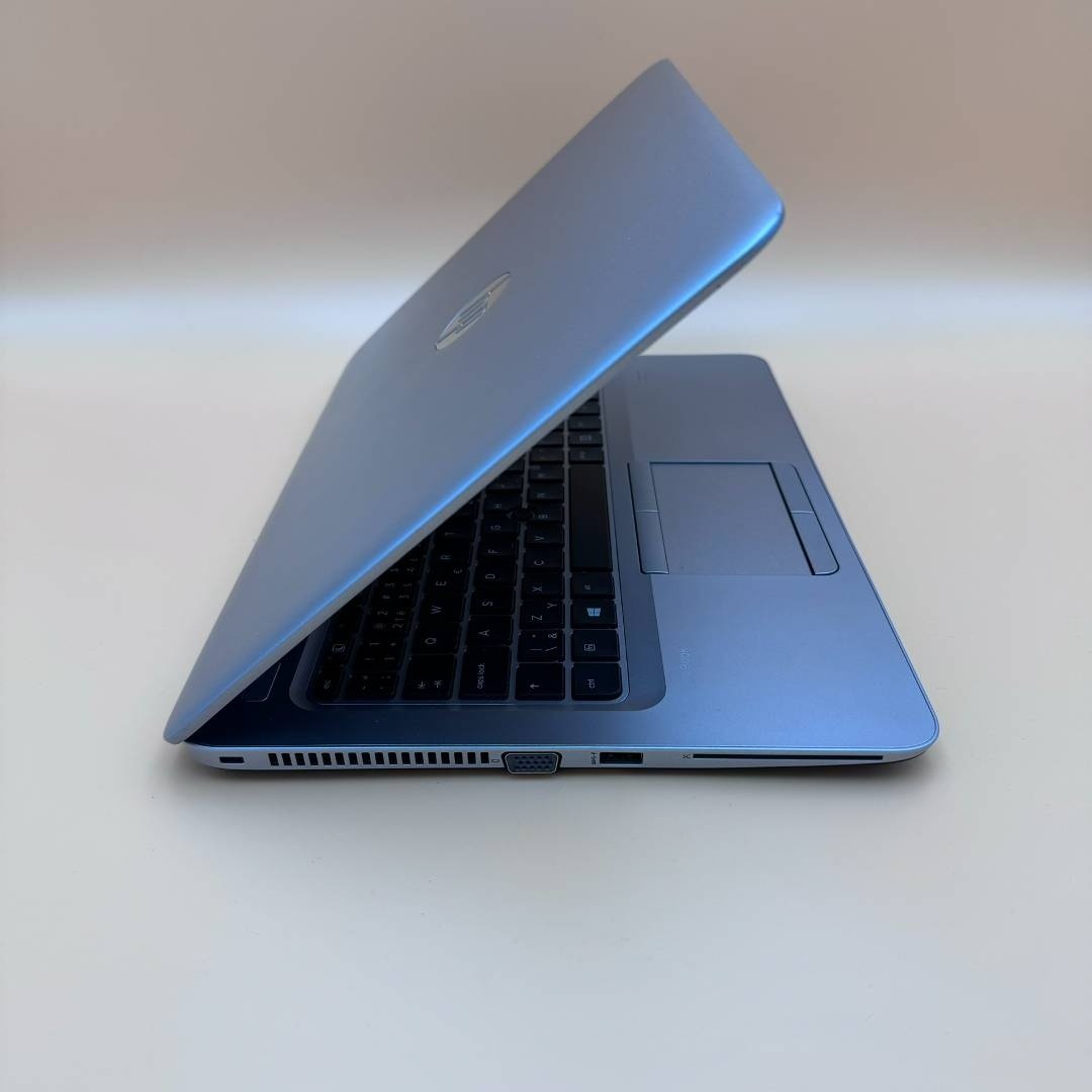 Notebook 14" HP.AMD PRO A10-8730B 4x2,40GHz.8gb ram.256gSSD - 5