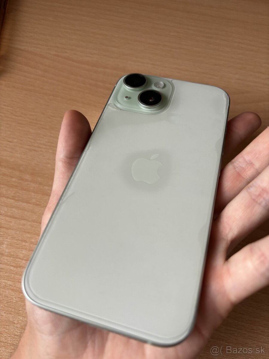 Predám IPHONE 15 - 5
