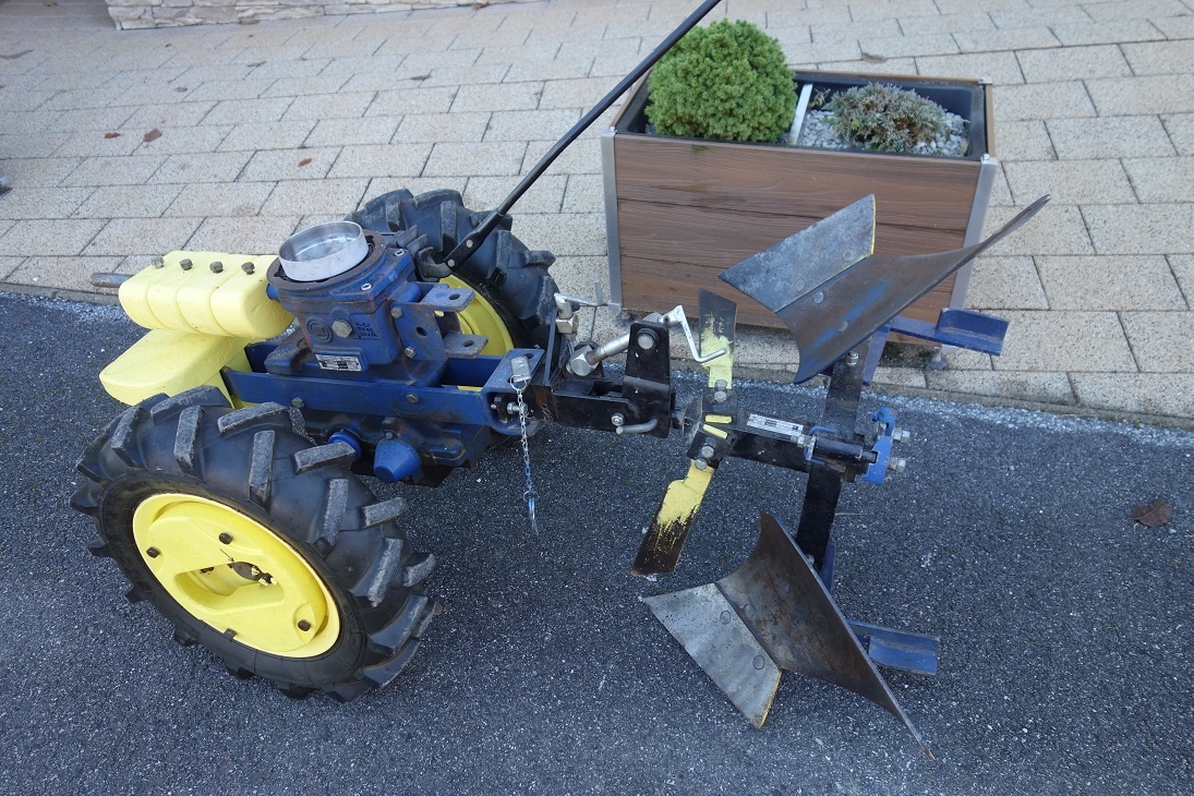 Podvozok na Agzat s pluhom - 5