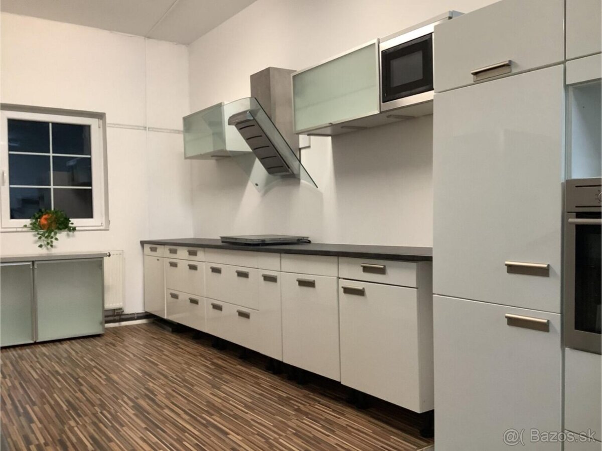 Moderná svetlá kuchyňa LEJLA - 5