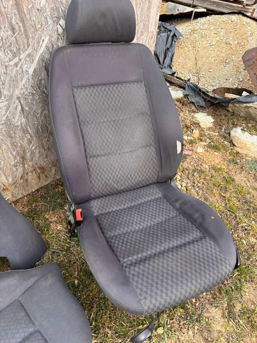 Predám sedačky Audi A4 B5 Avant (predfacelift) - 5