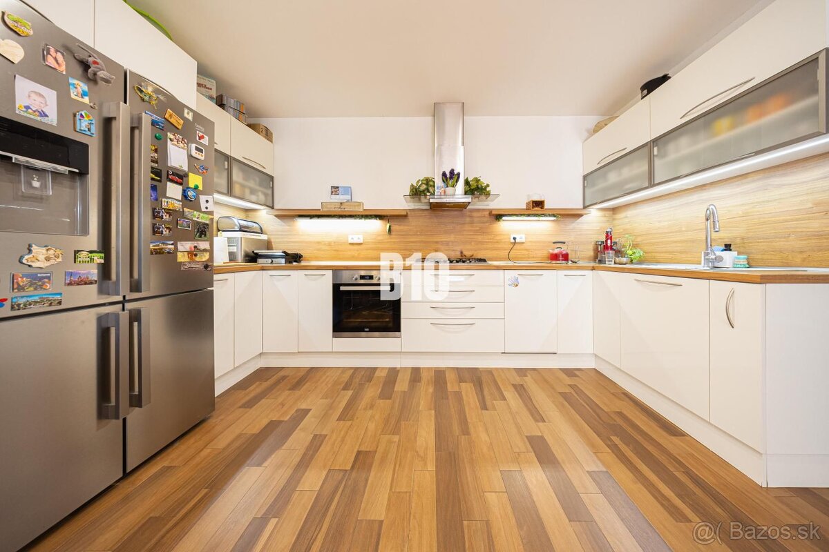 ÚTULNÝ 4 IZBOVÝ RODINNÝ DVOJDOM S BAZÉNOM A TERASOU - 5