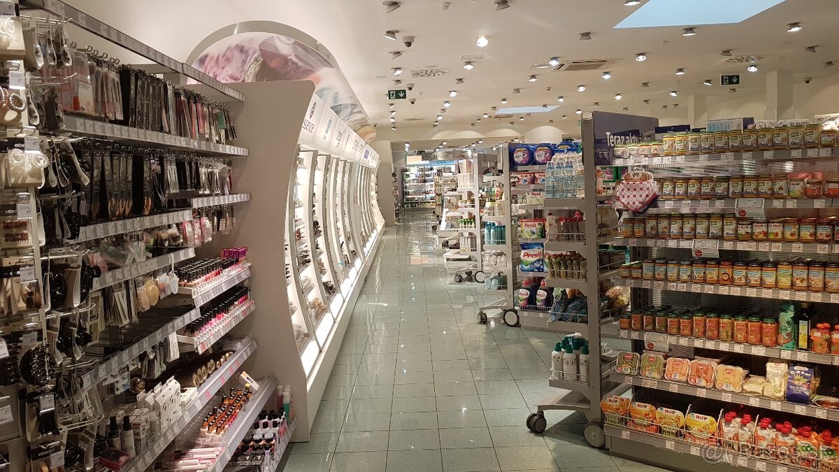 Handlová námestie 440 m2 - 5