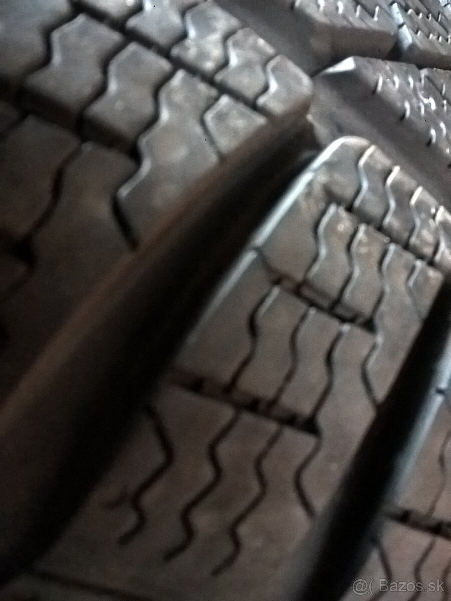 2 ks ZIMNÉ 245/45 R18 100V PIRELLI - dezén cca 8 mm - 5