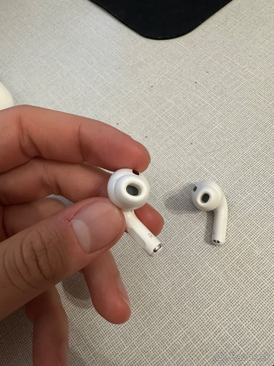 Slúchadka-Apple AirPods 2.Generácie - 5