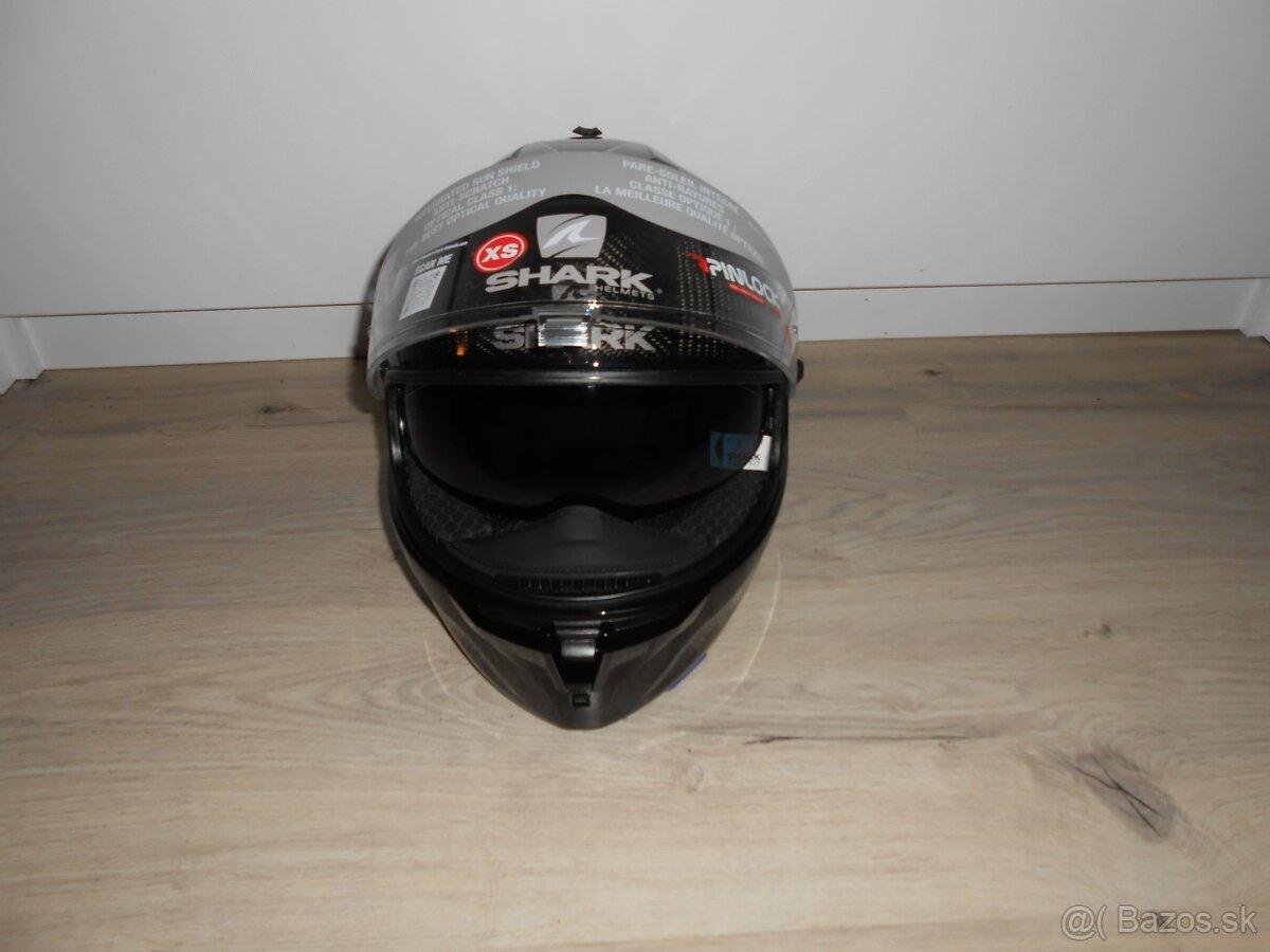 Predam krasnu novu karbonovu moto prilbu znacky SHARK SPARTA - 5