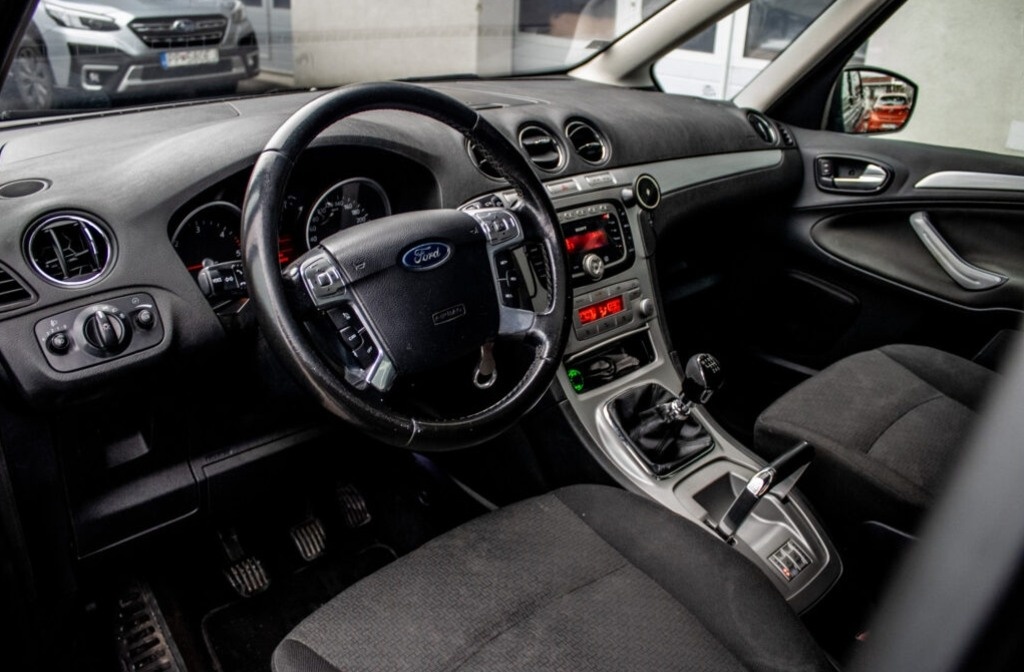 Ford Galaxy 7miestné - 5