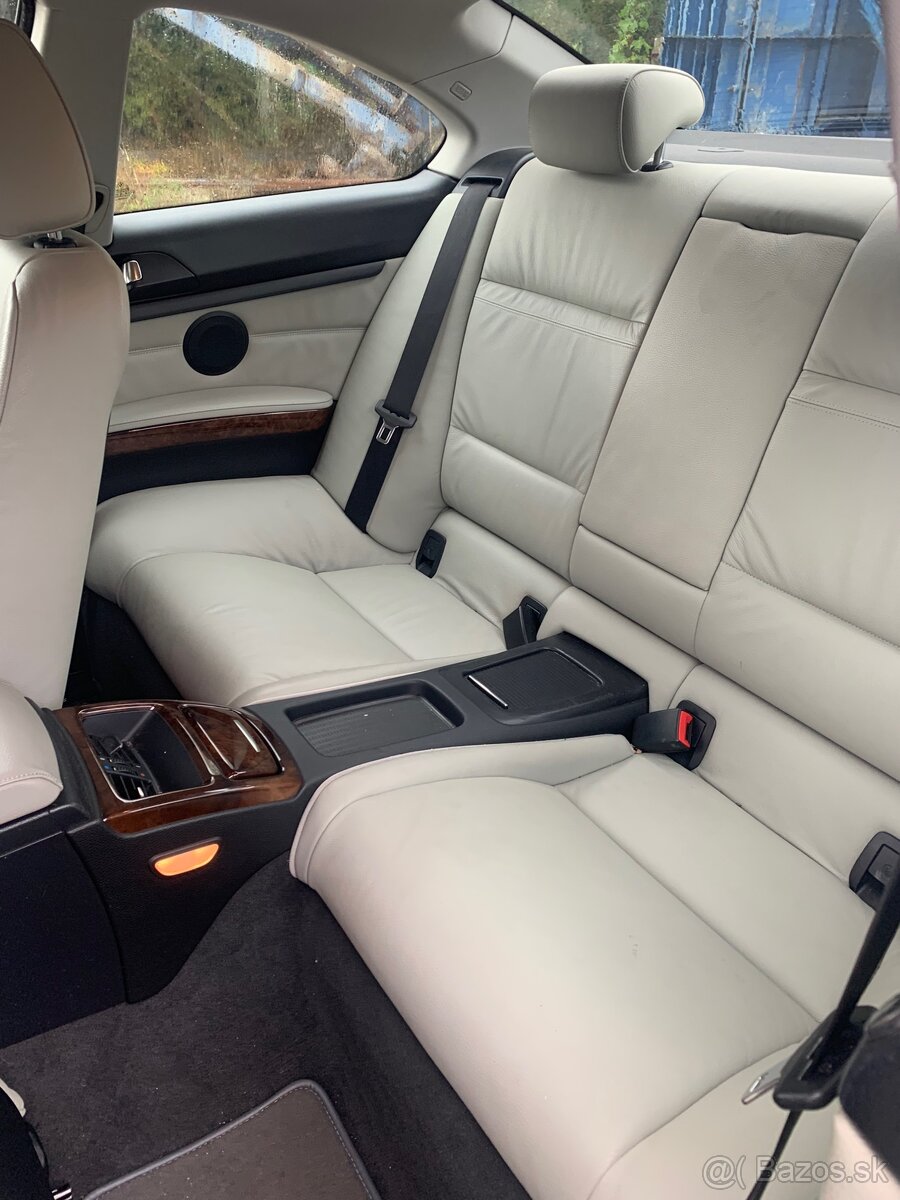 Biely interiér BMW e92 - 5