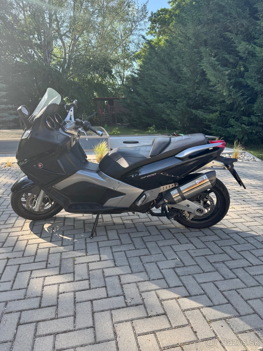 Gilera GP 800 - 5