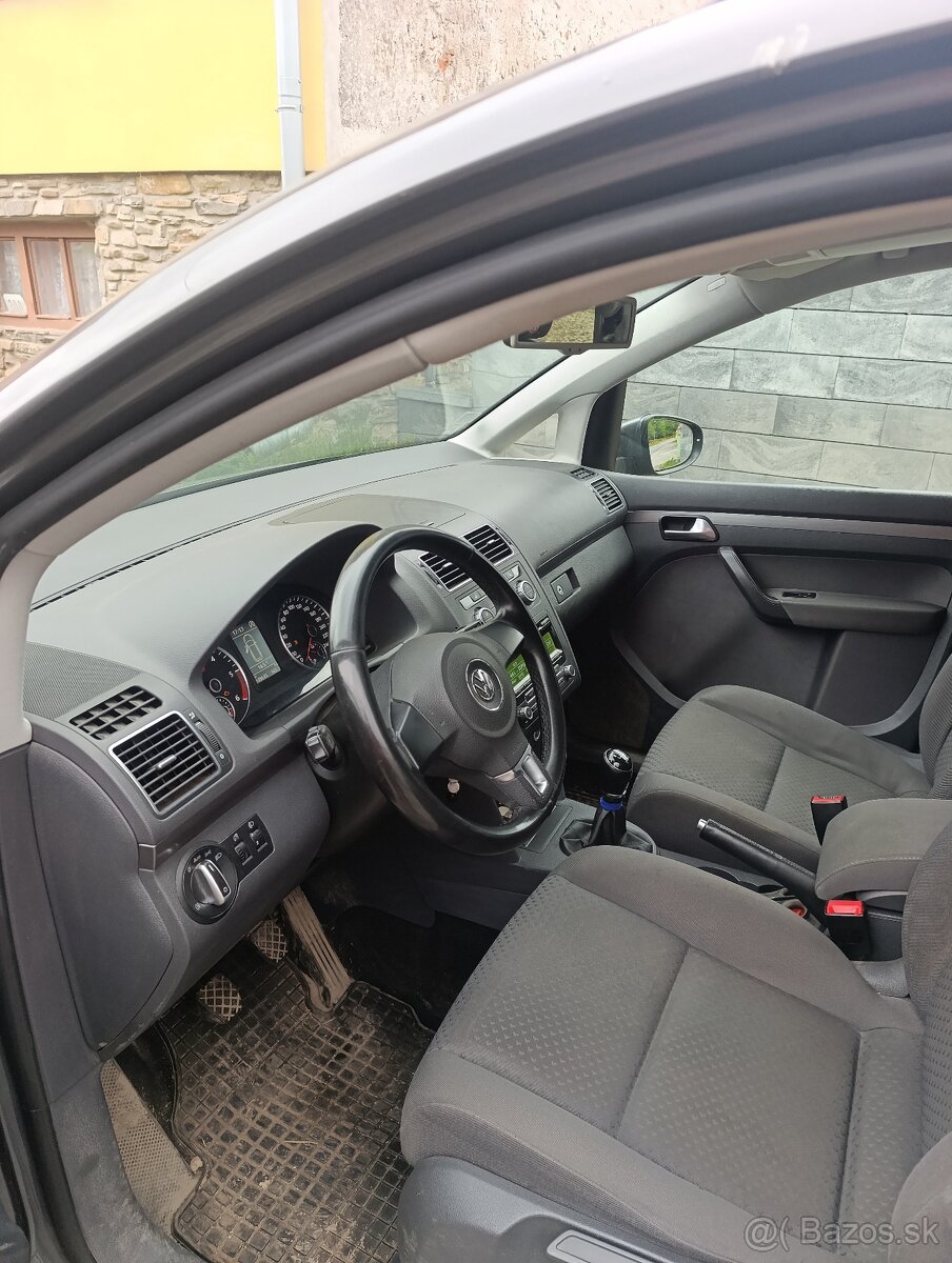 Volkswagen Touran 2.0 - 5