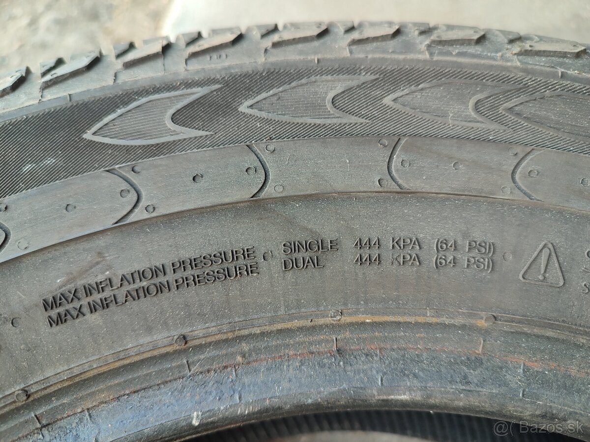 215/65 r15c Continental - 5