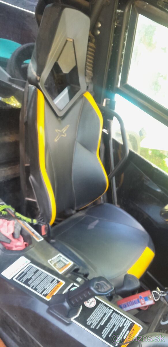 Utv Can-am commander 1000x