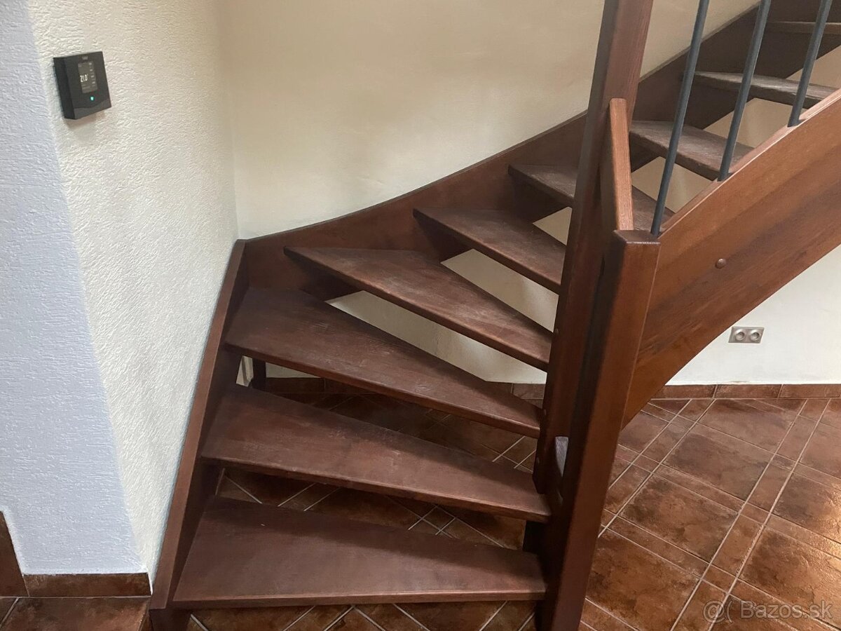 Masívne drevené schody - 5