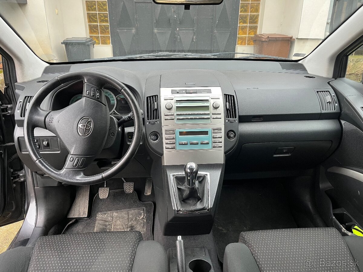 Toyota corolla verso - 5