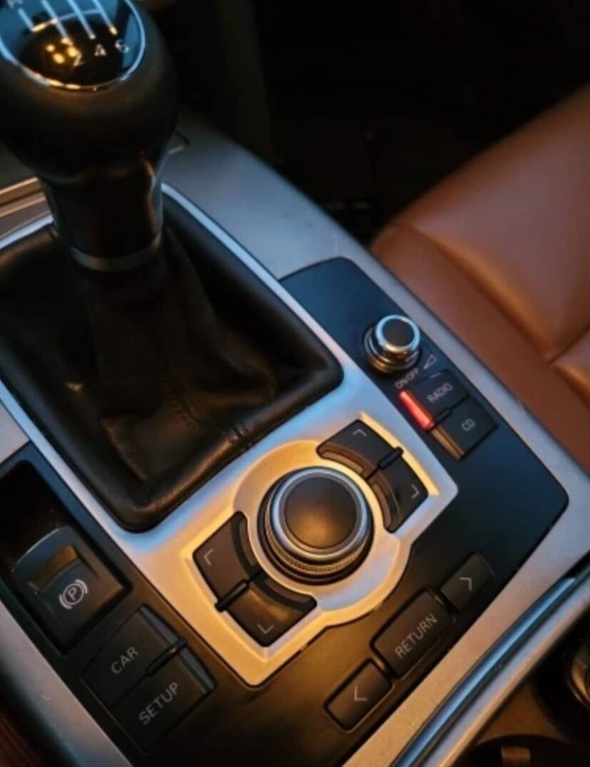 RAMIK NA STREDOVY PANEL MMI AUDI Q7 a AUDI A6 C6 - 5