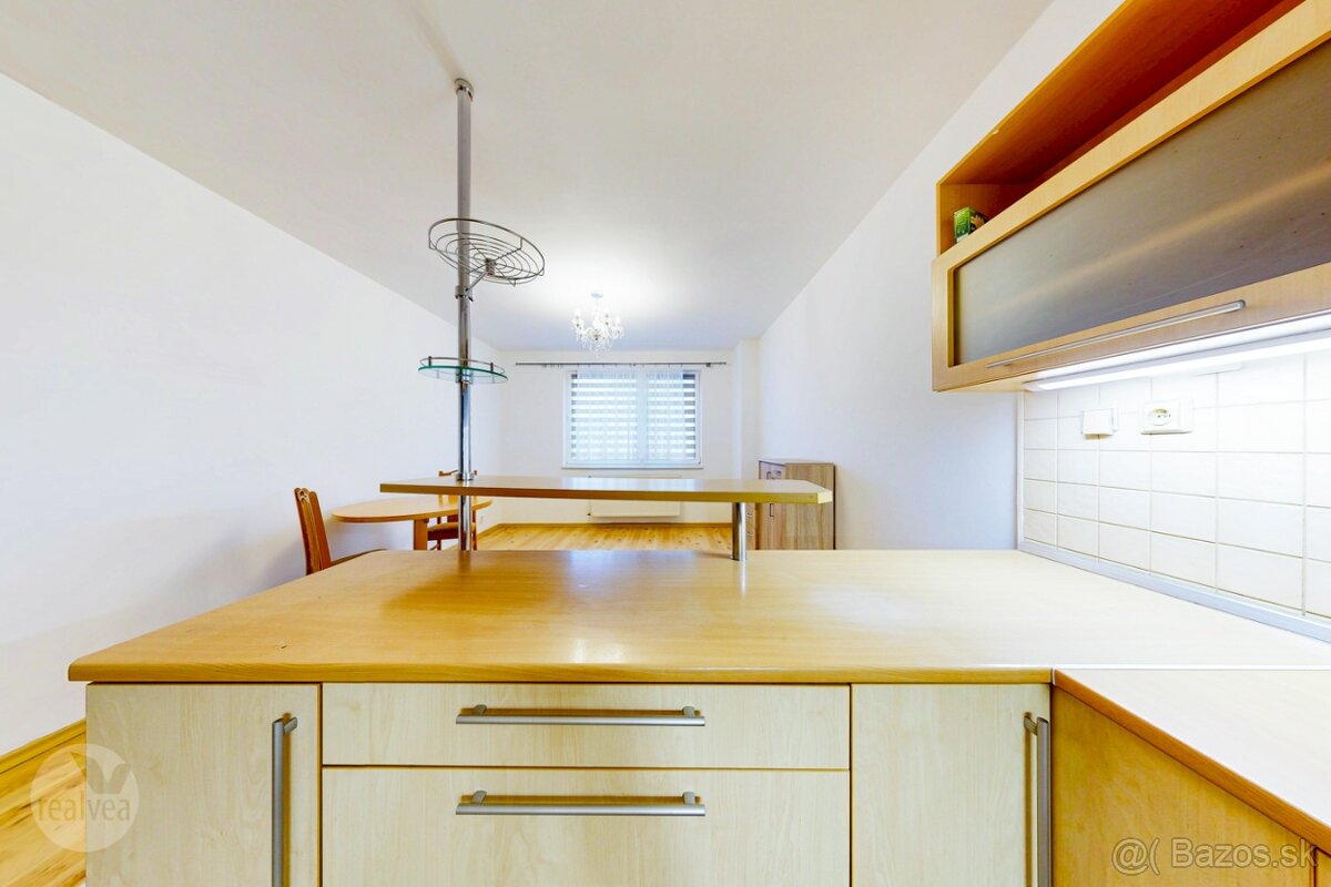 Na prenájom 2 izbový byt, čiastočne zariadený, Starý Juh, PP - 5