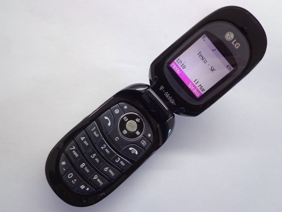 LG KG 225 Veľmi Zachovalé Maličké Véčko 8cm a len 69g - 5