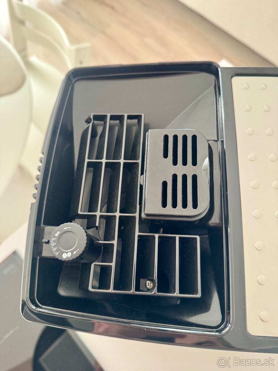 Predám kávovar DeLonghi Magnifica S ECAM 22.112.B - 5