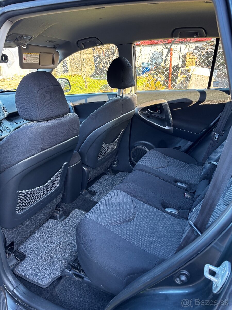 Toyota RAV4 - 5