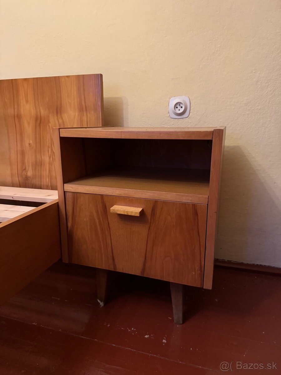 Drevená spálňová zostava - 5