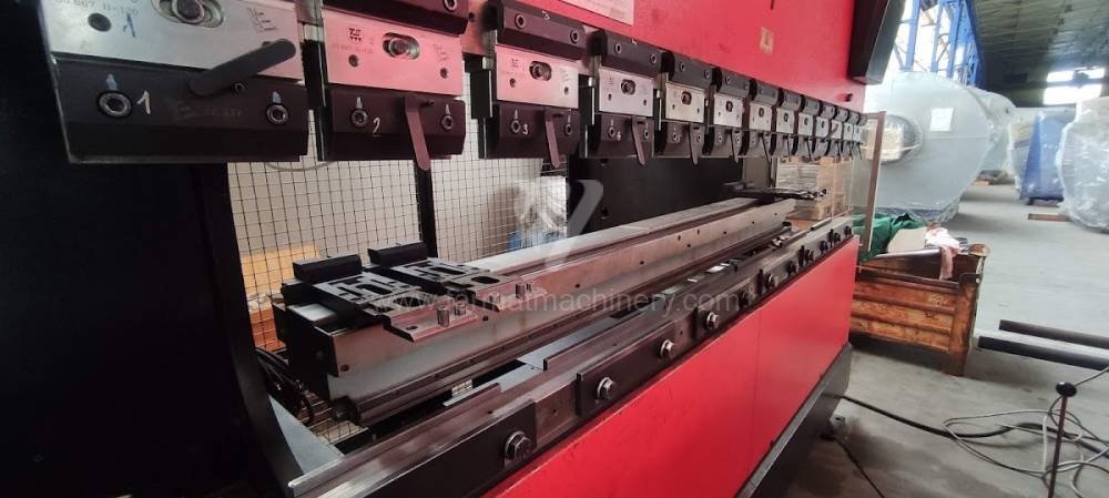 AMADA HFT 80-25 — CNC ohraňovací lis, 2001 (241152) - 5