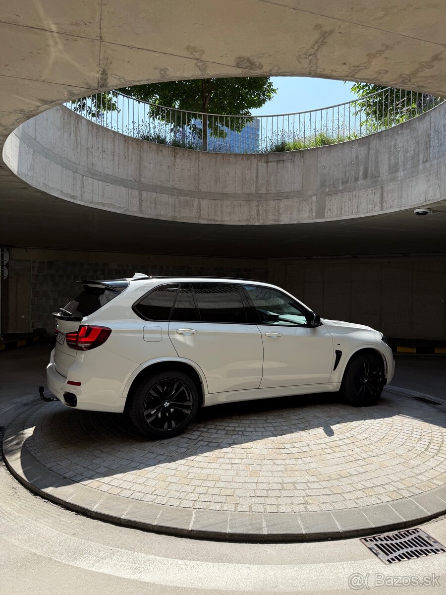 BMW X5 M50D