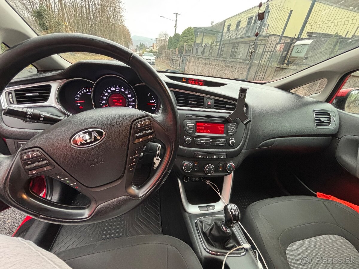 Predám KIA Ceed - 5