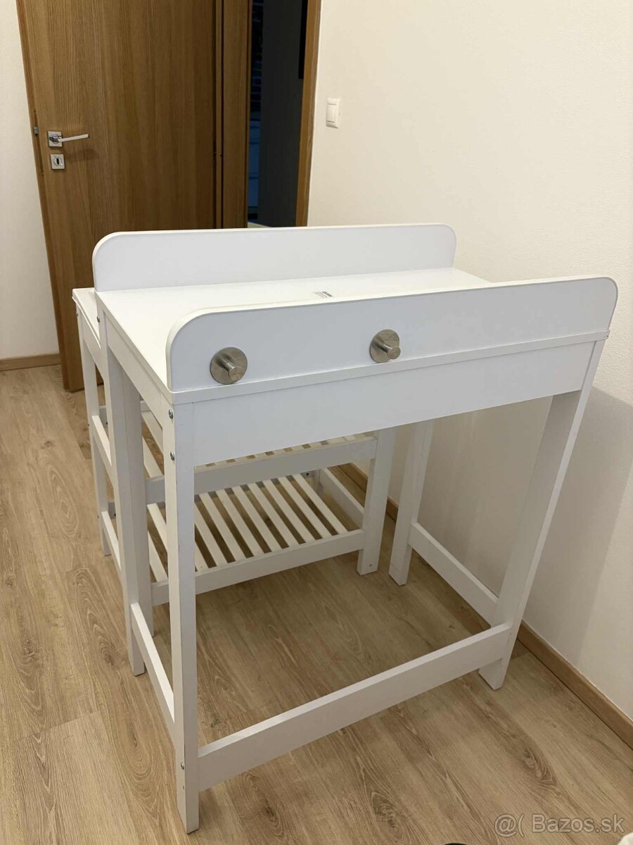 Prebaľovací pult s vanickou+policky - 5
