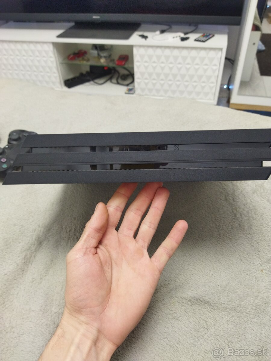 PS4 PRO 400gb SSD, + 2X OVLÁDAČ - 5