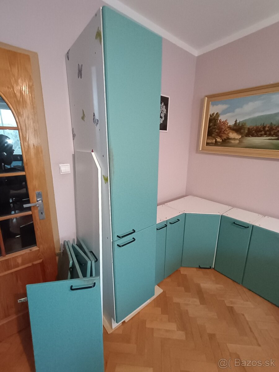 Kuchyna - skrinky - 5