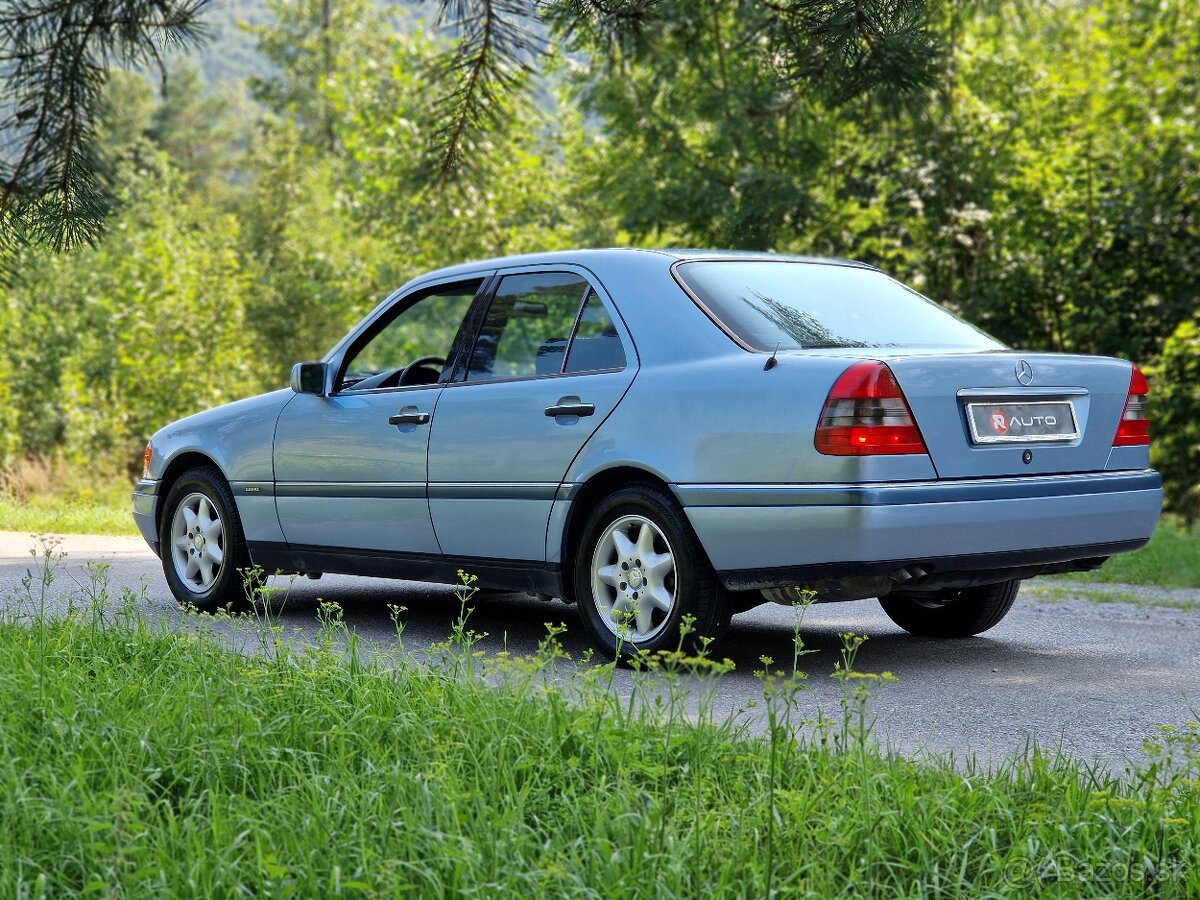 Mercedes-Benz C trieda Sedan 220 - 5
