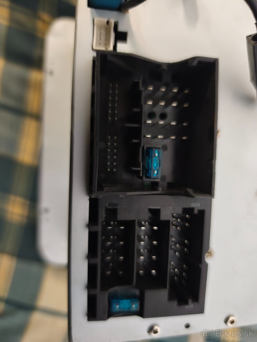 Predám plne funkčné autorádio s Navi dotykové. - 5