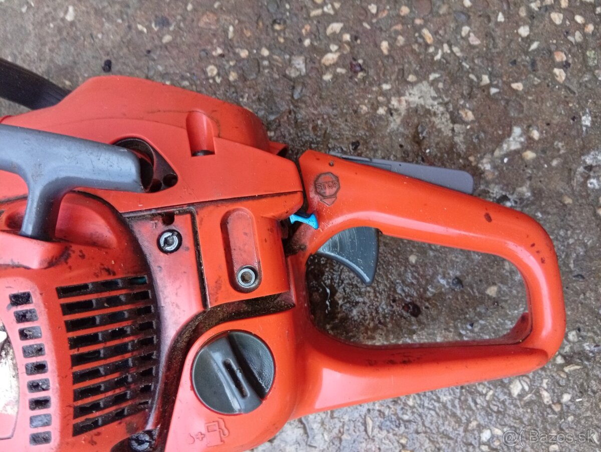 Predám tuto motorovu pílu Husqvarna 340 - 5