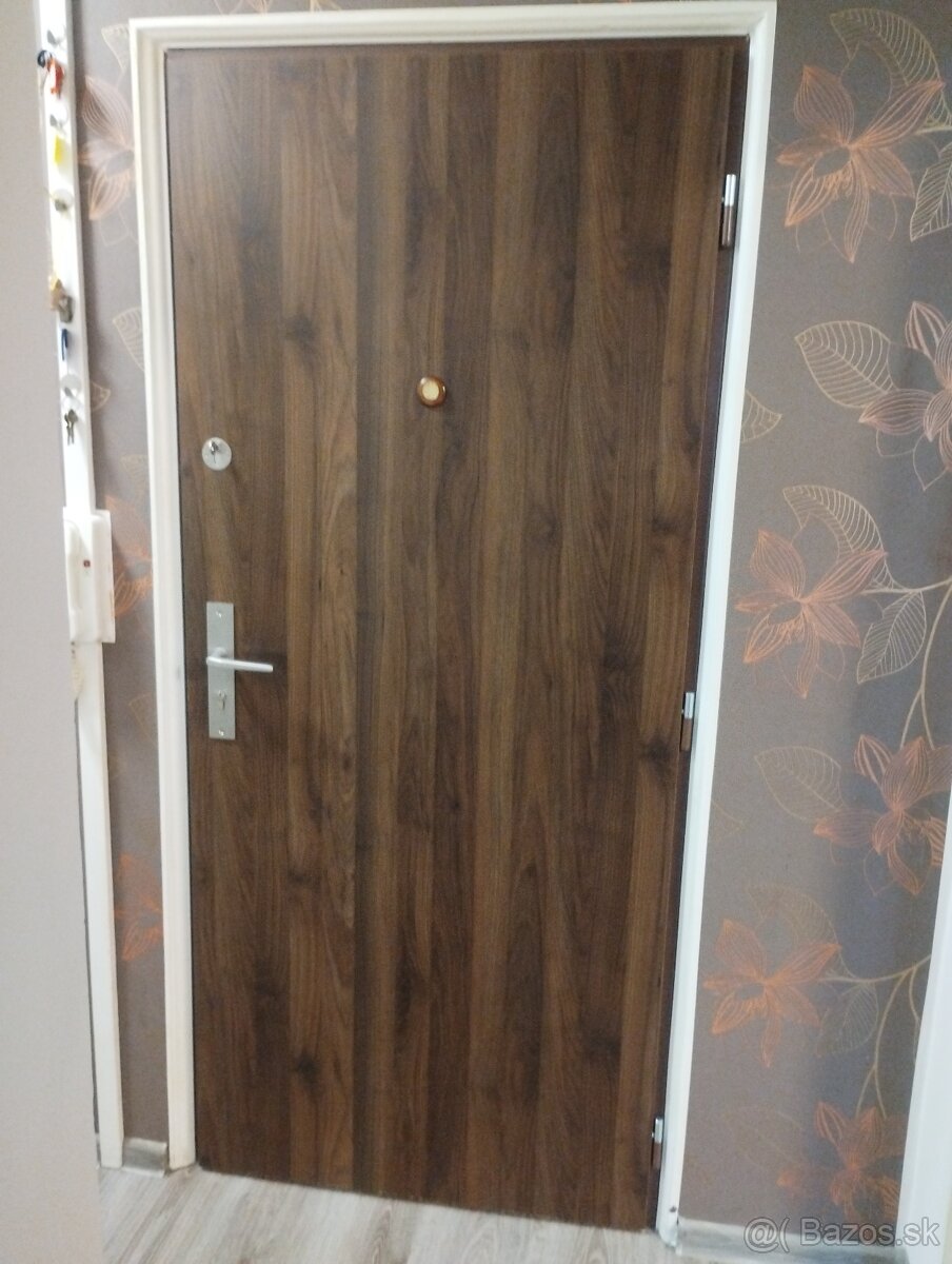 Kúpou voľný, zariadený 1 izbový byt. - 5