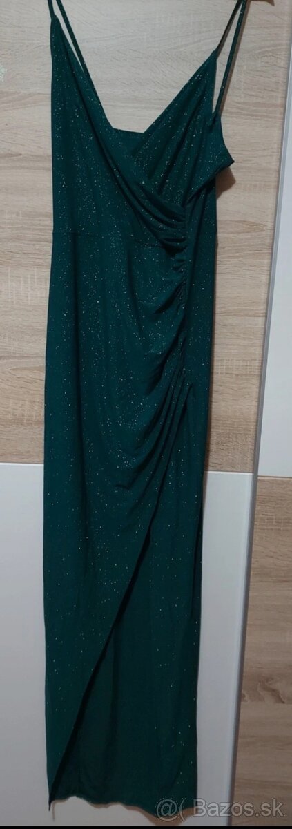Dlhé trblietavé smaragdovo zelené šaty - 5