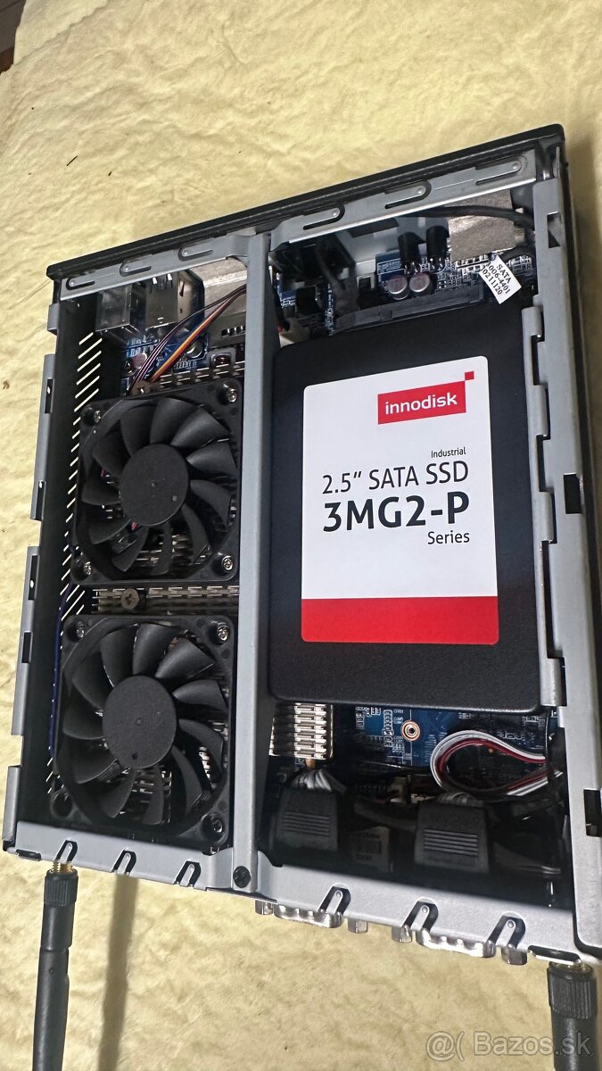 Mini PC Shuttle DH410 - 5