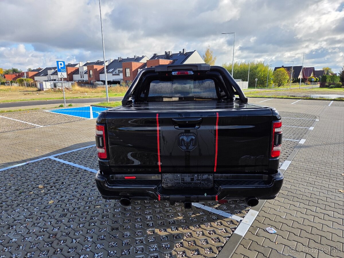 DODGE RAM LARAMIE 5.7 HEMI 4X4 HARMAN PANORAMA