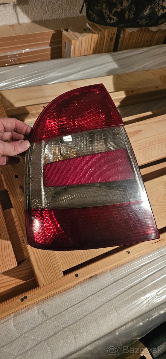 Zadne svetla skoda superb 1 facelift - 5