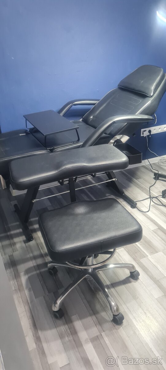 Tetovacie a masazne lehatko plus stolička - 5