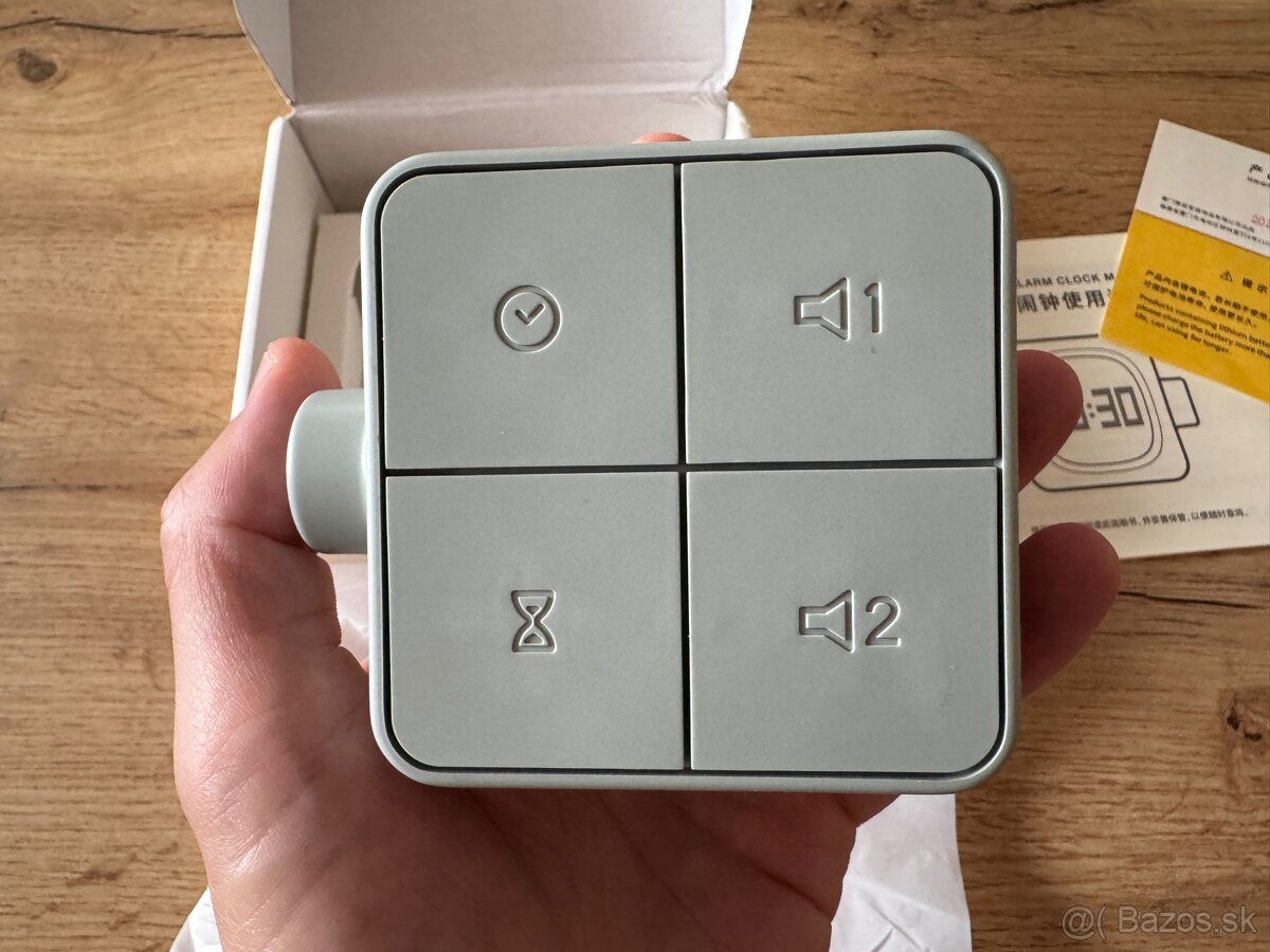 Dizajnový bluetooth budík s podsvietením - 5