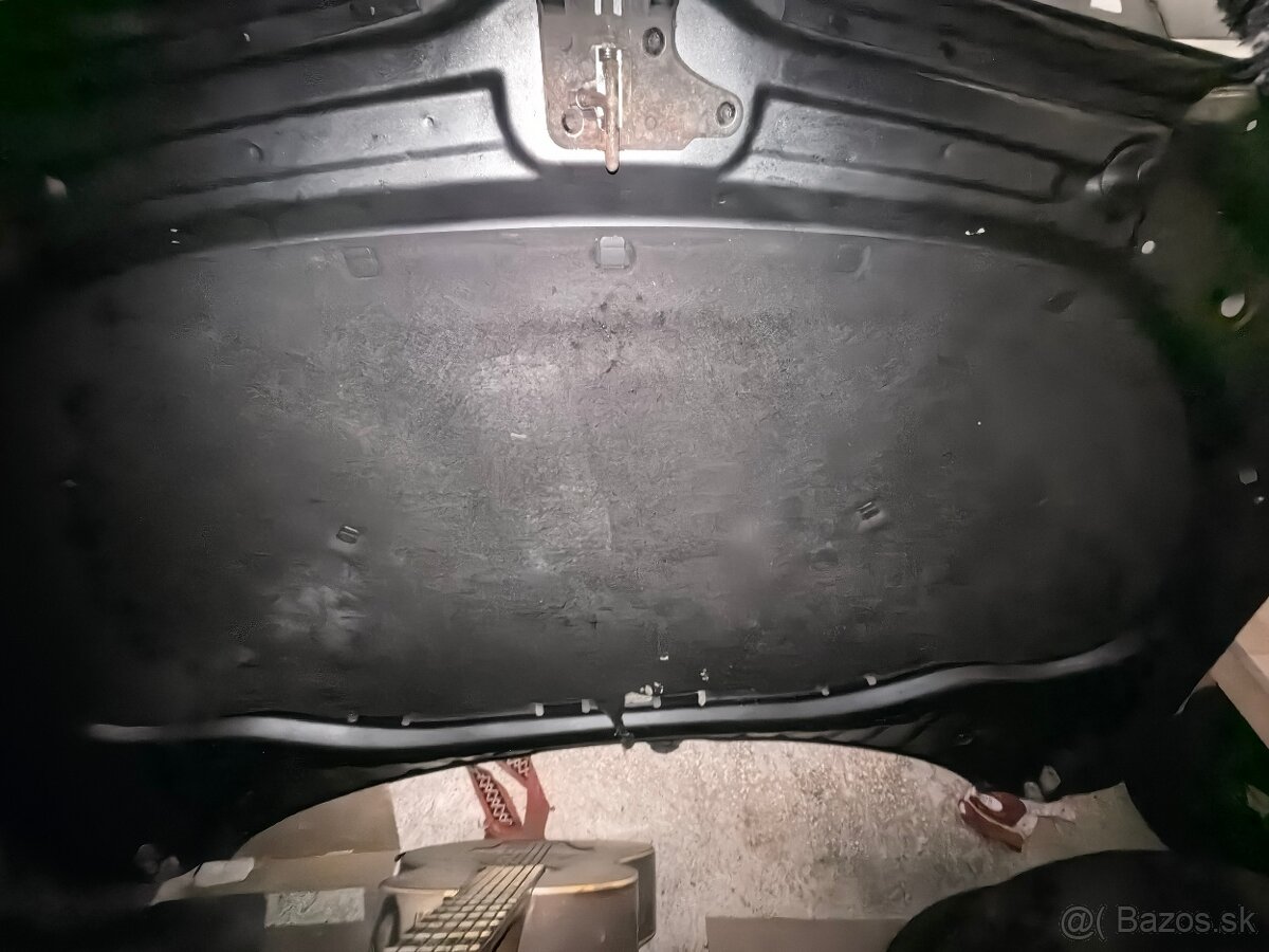 Predná kapota Škoda Octavia 3 - 5