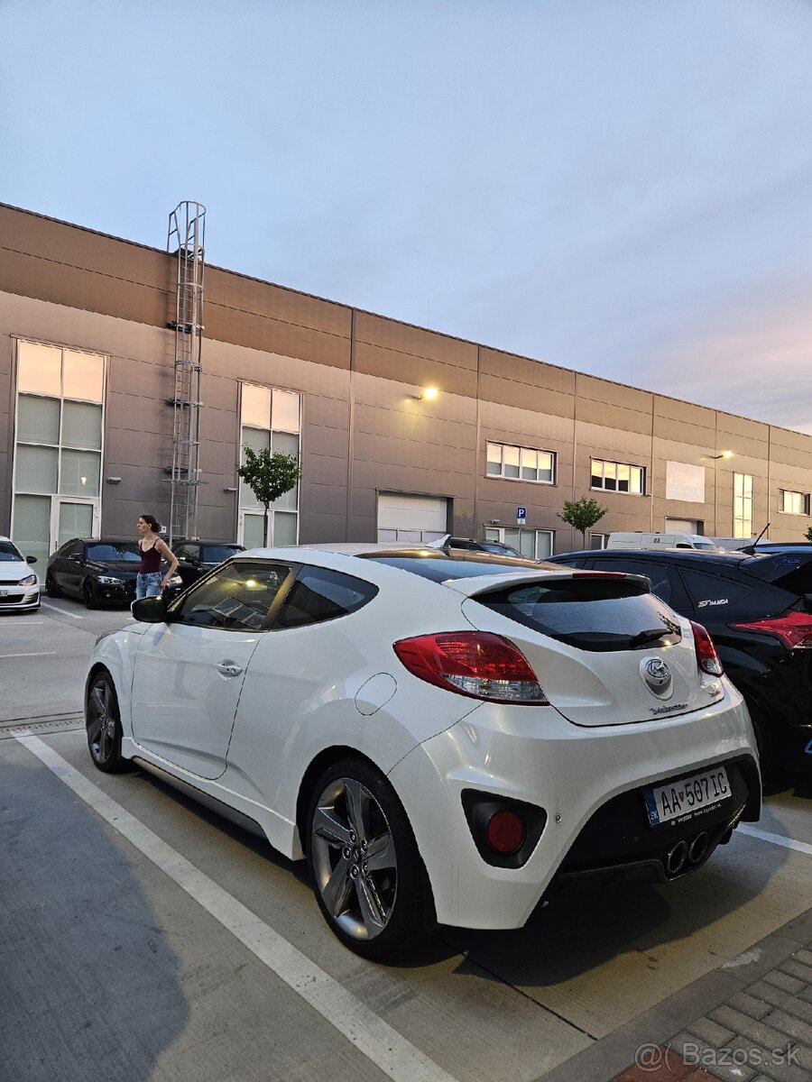 Hyundai Veloster Turbo - 5
